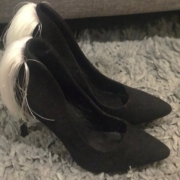 Shoes - Picture 2 of 4